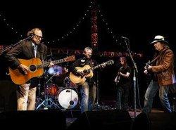 Buffalo Springield reunion se še vedno zdi oddaljen