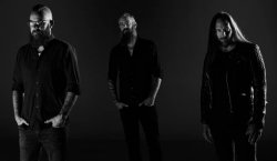 In Flames z novim bobnarjem!