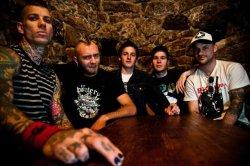 Punk Rock Holiday 1.2: Potrjeni Deez Nuts, Pipes and Pints in Happy Ol' McWeasel!