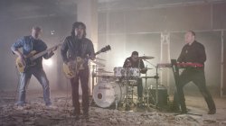 Pelhan z novo skladbo in videospotom