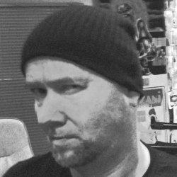 Zabukowski predstavlja novo skladbo “Zgodbe”!