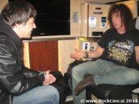 Ni lepšega kot opazovati svoj video v katerem ti Wolf Hoffmann solira na vrhu gorečega tanka(2011)