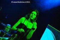 Ko zastane dih ob magiji kolizije opere in metala! (2012) 