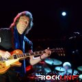 Steve Hackett na peščeni plaži Lignana navdušil ljubitelje progresivnega rocka (2017)
