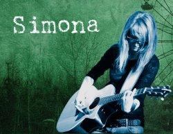 Simona: Nedaleč stran